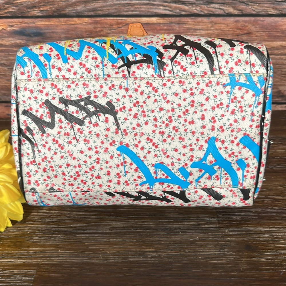 L.A.M.B by Gwen Stefani Worthington Ditzy Graffiti Zipper Flower Satchel bag! - Picture 8 of 13